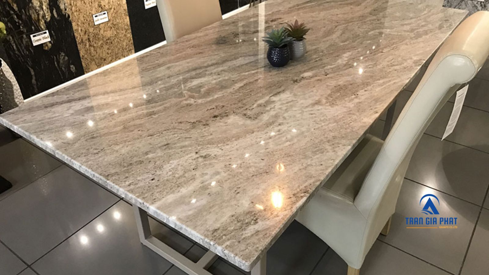 Bàn ăn đá hoa cương sang trọng