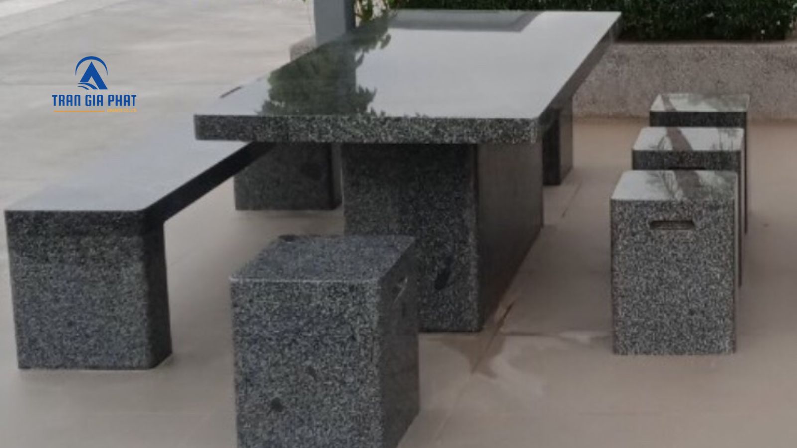 Giá bàn ghế đá hoa cương