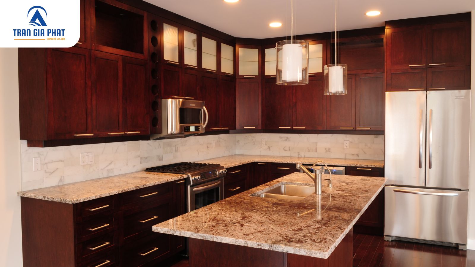 Đá hoa cương ốp mặt bếp đỏ nhuộm