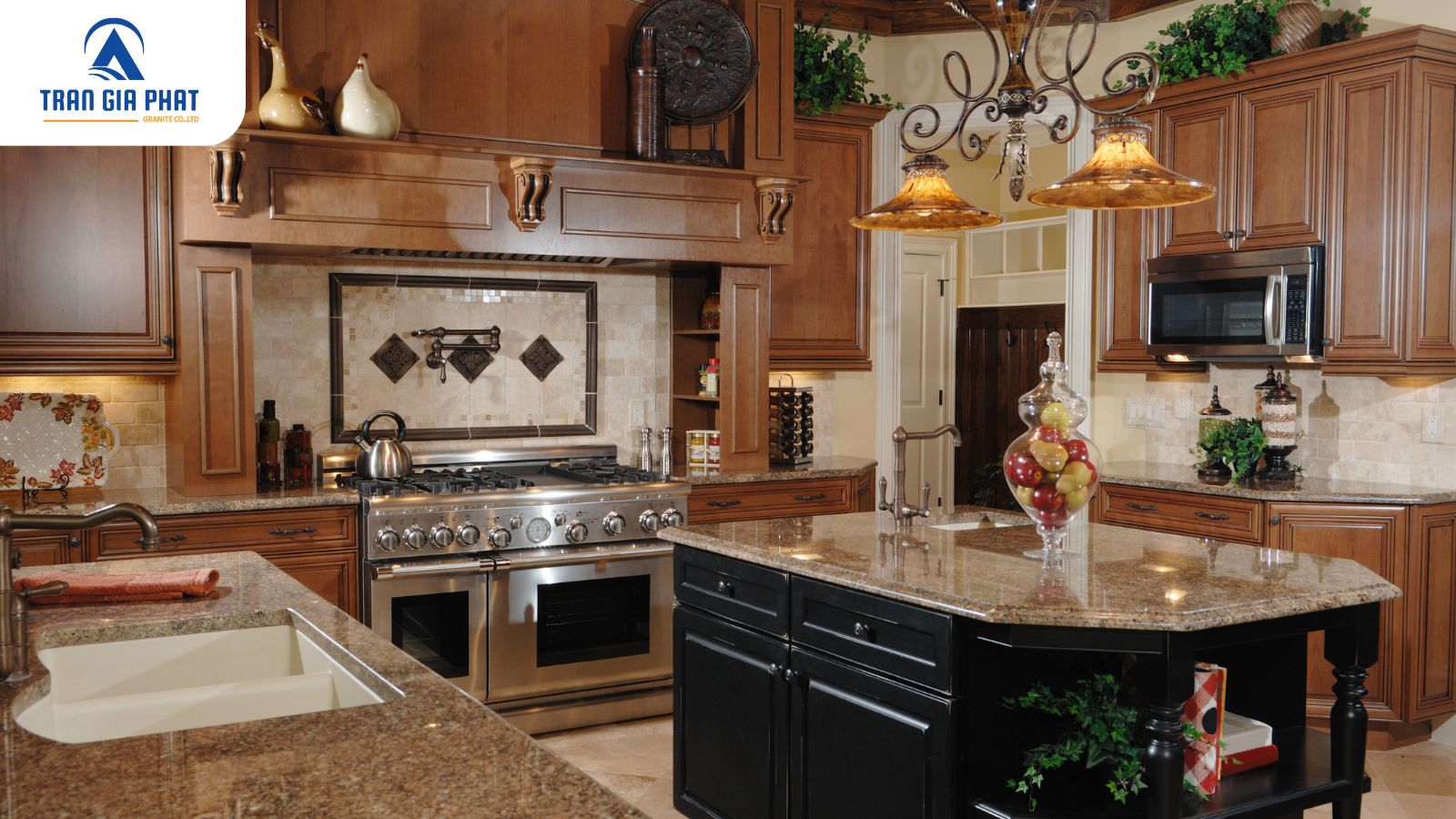 Đá hoa cương ốp mặt bếp vàng Bình Định